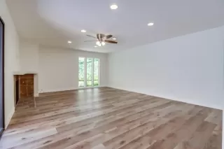 Photo #4: 250038576 Listing