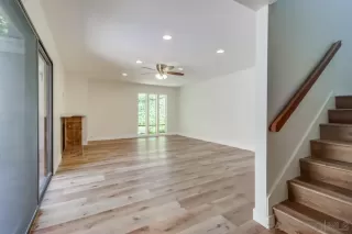 Photo #5: 250038576 Listing