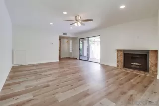 Photo #6: 250038576 Listing