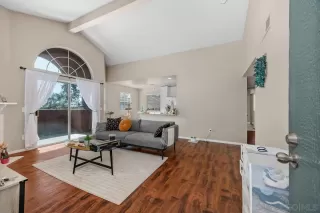 Photo #3: 250038579 Listing