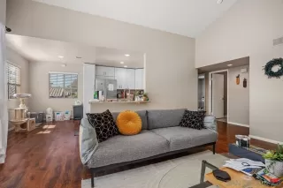 Photo #6: 250038579 Listing