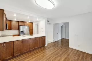 Photo #6: 250038614 Listing