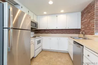 Photo #6: 250038624 Listing