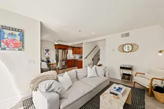 Photo #2: 250038641 Listing