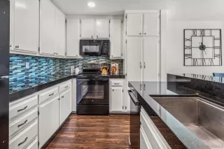 Photo #5: 250038678 Listing