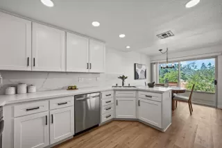 Photo #5: 250038737 Listing 