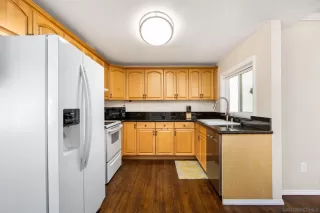 Photo #6: 250038778 Listing