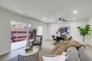 Photo #1: 250038808 Listing