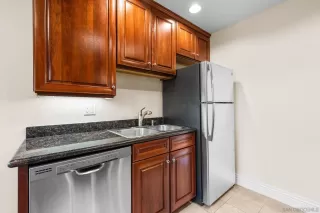 Photo #3: 250038830 Listing