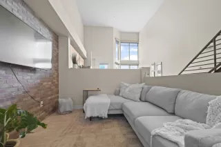 Photo #5: 250038836 Listing