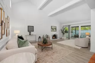 Photo #3: 250038841 Listing