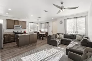 Photo #4: 250038858 Listing