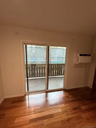 Photo #1: 250038900 Listing