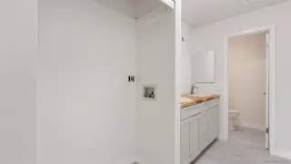 Photo #3: 250038928 Listing