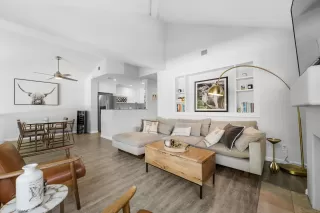 Photo #5: 250038975 Listing