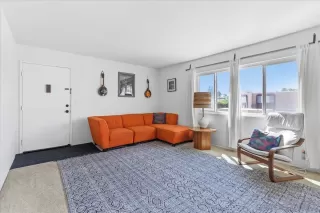 Photo #3: 250039071 Listing