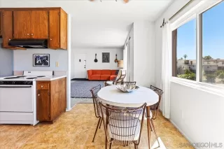 Photo #5: 250039071 Listing