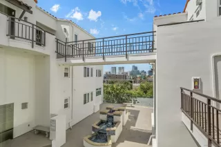 Photo #2: 250039260 Listing