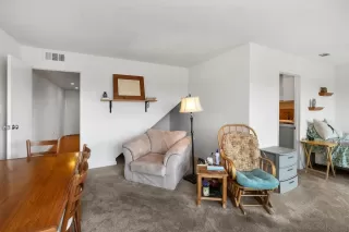 Photo #2: 250039316 Listing