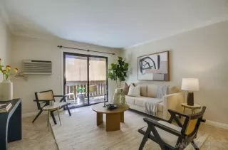 Photo #5: 250039343 Listing