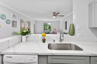 Photo #2: 250039363 Listing