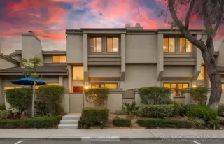 Browse active condo listings in EASTBLUFF