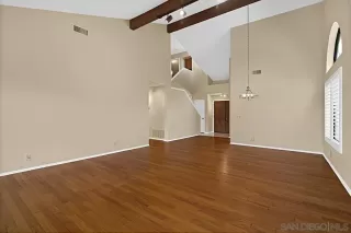 Photo #5: 250039381 Listing