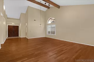 Photo #6: 250039381 Listing