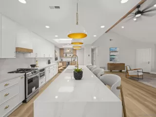 Photo #3: 250039403 Listing