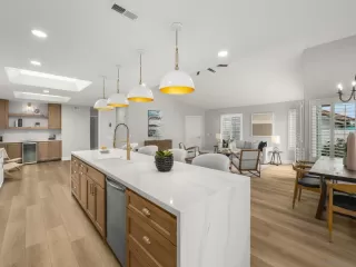 Photo #5: 250039403 Listing