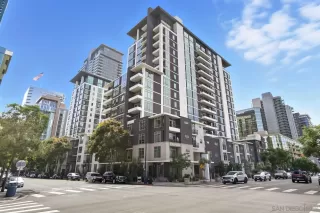 More Details about MLS # 250039409 : 425 W BEECH ST UNIT 1003