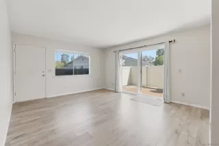 Photo #3: 250039428 Listing