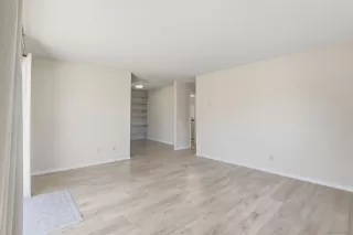 Photo #4: 250039428 Listing