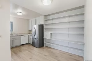 Photo #5: 250039428 Listing