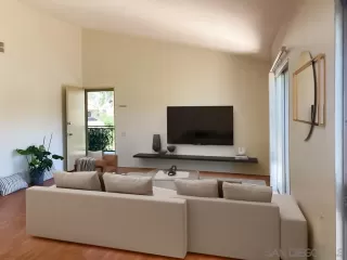 Photo #5: 250039448 Listing