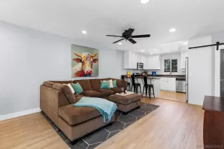 Photo #2: 250039465 Listing