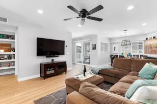 Photo #5: 250039465 Listing