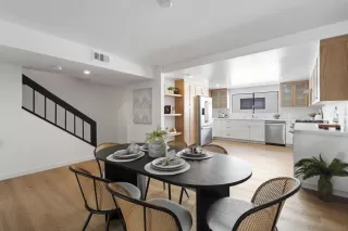 Photo #2: 250039476 Listing