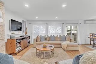 Photo #5: 250039561 Listing