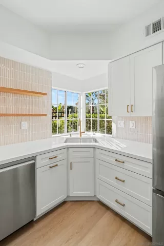 Photo #6: 250039638 Listing 