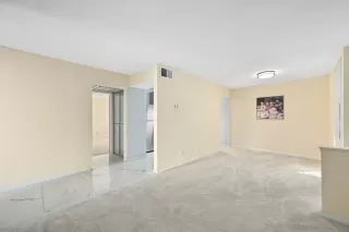 Photo #6: 250039756 Listing