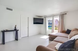 Photo #5: 250039830 Listing 