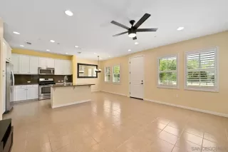 Photo #5: 250039892 Listing