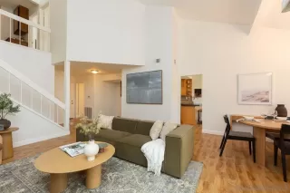 Photo #3: 250039907 Listing