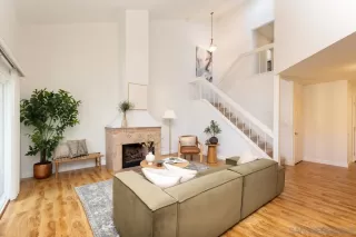 Photo #5: 250039907 Listing