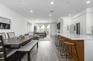 Photo #3: 250039965 Listing 