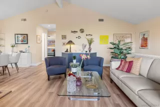 Photo #2: 250039975 Listing