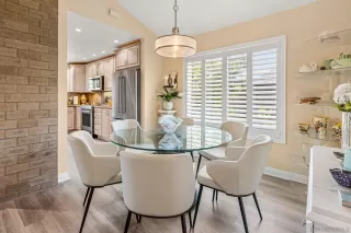 Photo #5: 250039975 Listing