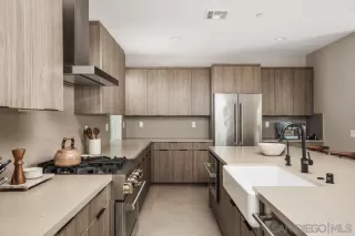 Photo #1: 250039982 Listing 