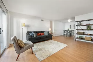 Photo #4: 250040010 Listing